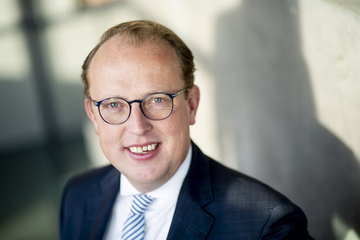 Wilt u meer weten van wethouder <a href="/frisodouwstra/">Friso Douwstra ‏</a> over bijvoorbeeld het ondernemingsklimaat in de gemeente Leeuwarden? Geeft u zich dan op voor onze lunchbijeenkomst in het stadhuis op 13 mei: cclweb.nl/activiteiten/d… #zakelijktreffend