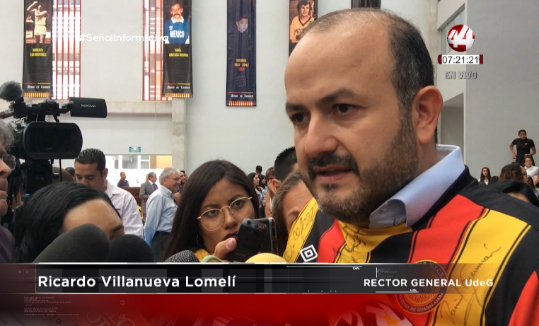 CANAL44TV's tweet photo. #RectorUdeG 🏛 || Que en la @udg_oficial habrá siempre apertura a los estudiantes, aseguró el rector general de Ricardo Villanueva tras la gresca que encabezaron alumnos y profesores durante una manifestación.

#SeñalInformativa 📺 📻 https://t.co/a1yKDITDgx