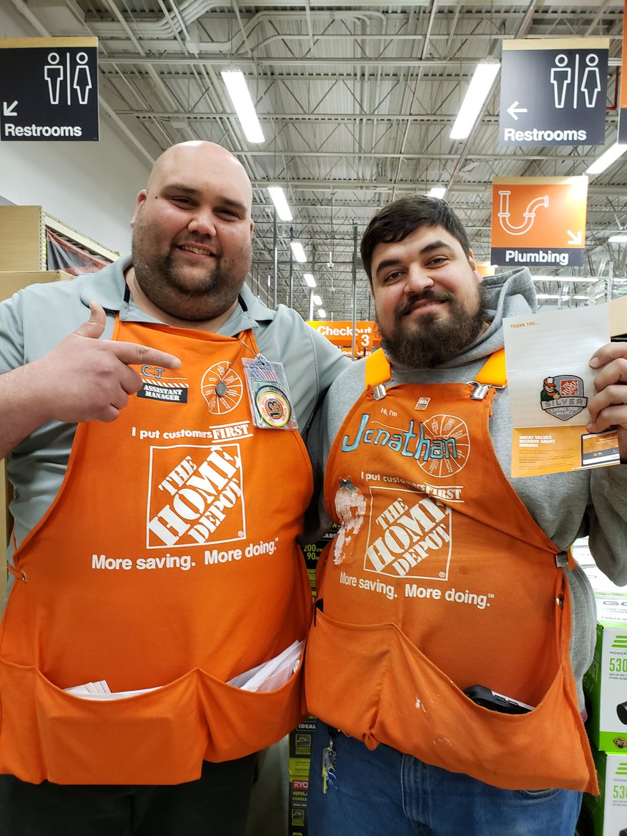 CharlesMRivers1's tweet photo. Today we had a fun day handing out homer milestone badges at the east haven home depot...great job to all the associates who received one!!!! @georgegray3 @alisosky @billmurph5 @hmalak @AcevedoRosemary https://t.co/gKz7roo4Cq