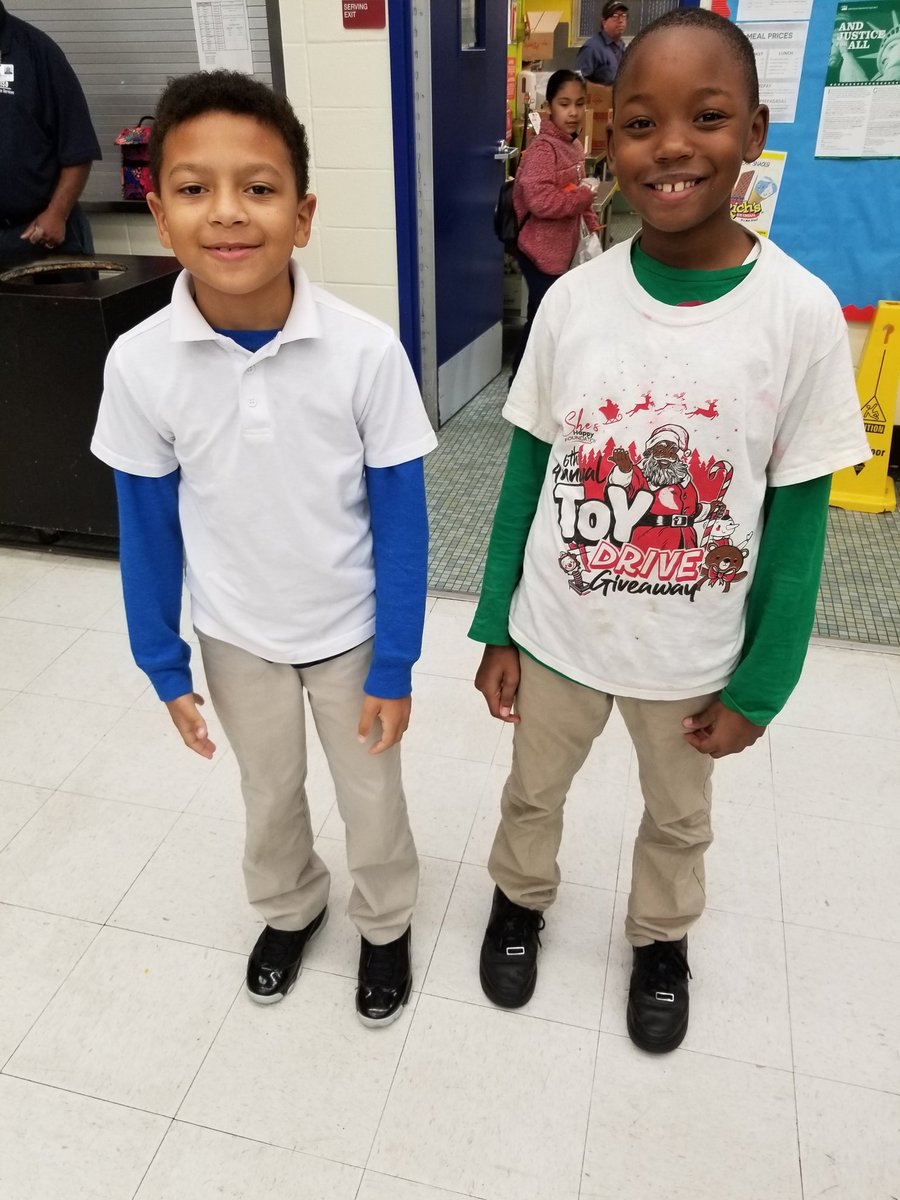 ray4d_thebetsy's tweet photo. More #TwinDay pictures! #PowerPal https://t.co/dpLIsBezpi