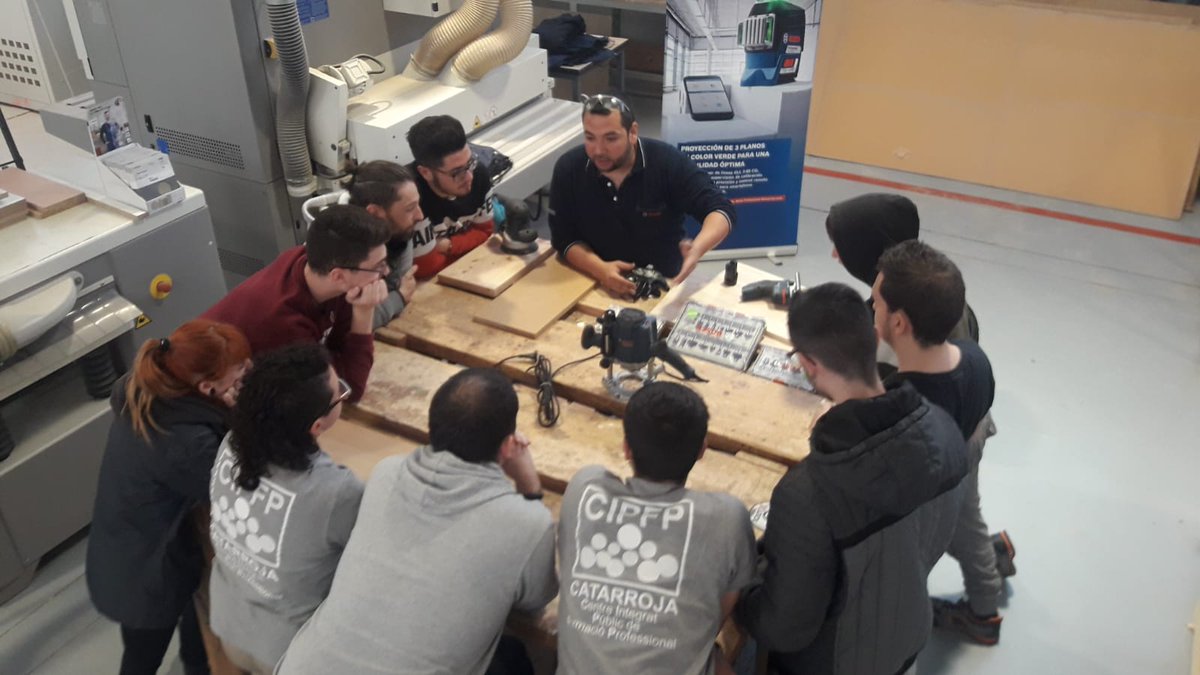 fpcatarroja's tweet photo. El martes 2 de abril se realizó una jornada técnica en #CIPFP #Catarroja. En la jornada Bosch hizo demostraciones de diferentes productos a nuestros alumnos. @GVAlabora @GVAeducacio #Fp #Fpparaelempleo #fpdual #FormacionProfesional https://t.co/hFxzqzbj58