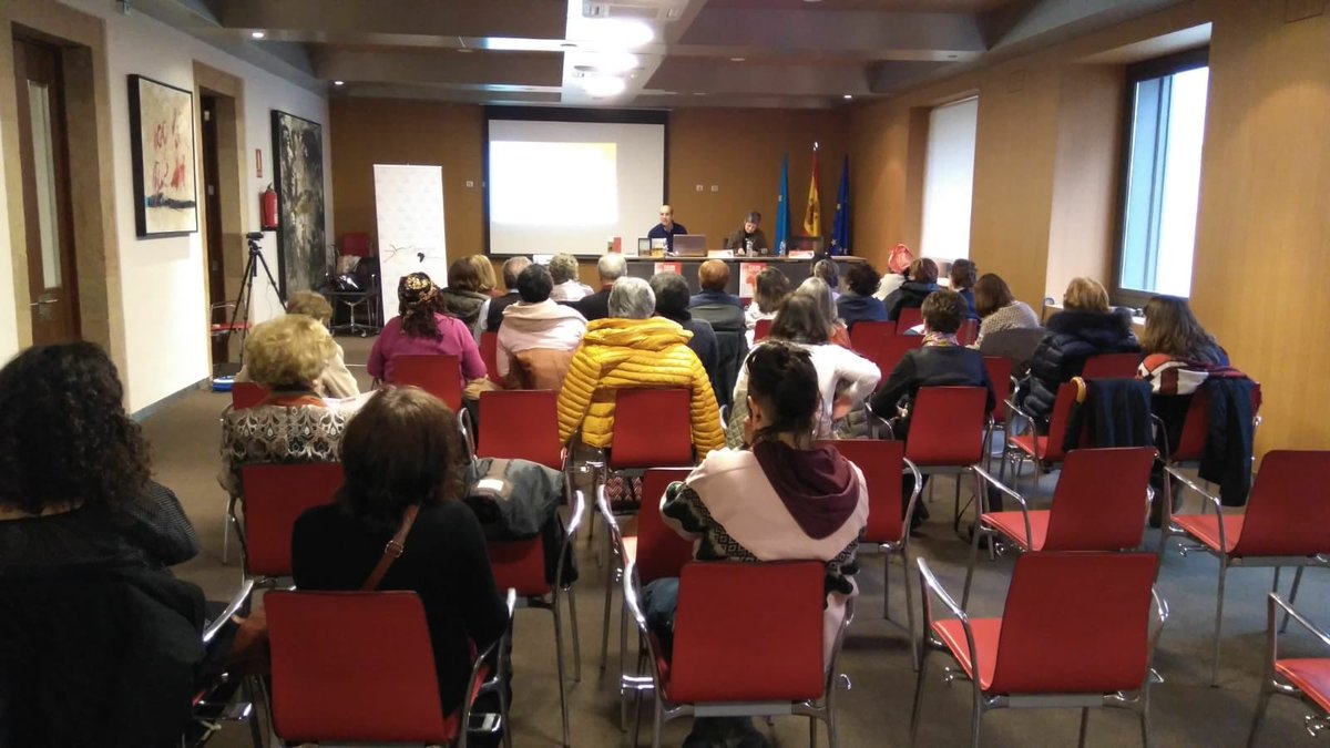 fpajaroazul's tweet photo. ¡Como nos gusta ver así nuestras jornadas! Gracias por acompañarnos!! #literaturasafricanas https://t.co/n3XXFhd1IF
