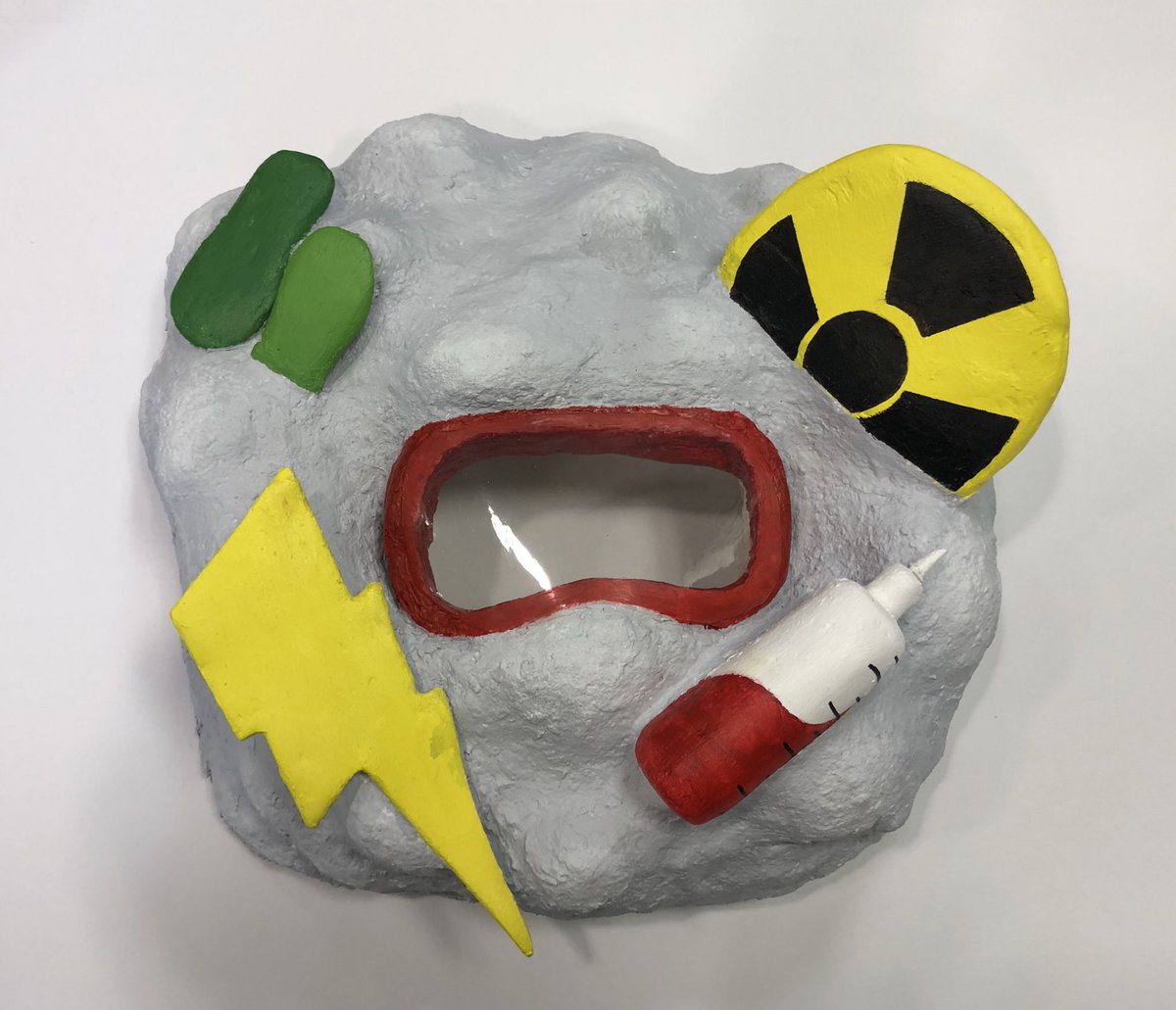 ramseyhsart's tweet photo. A few more finished masks by Emma,  Chase, Jack &amp; Christina #mask #sculpture #foil #plaster #celluclay #armature #foundobjectart #acrylicpaint #highschoolart https://t.co/718qOr7IM2