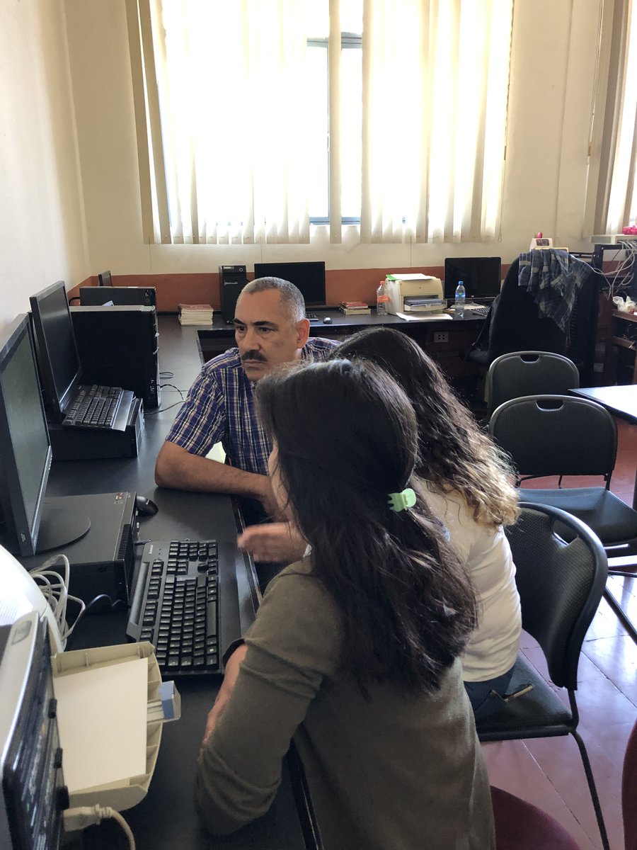 LINAEUV's tweet photo. Profesores y estudiantes colaboran en proyectos de consultoría que se realizan desde el Laboratorio de Investigación y Asesoría Estadística #AcércateAlLINAE #TeamEstadísticaUV https://t.co/yk1vYl0LJE