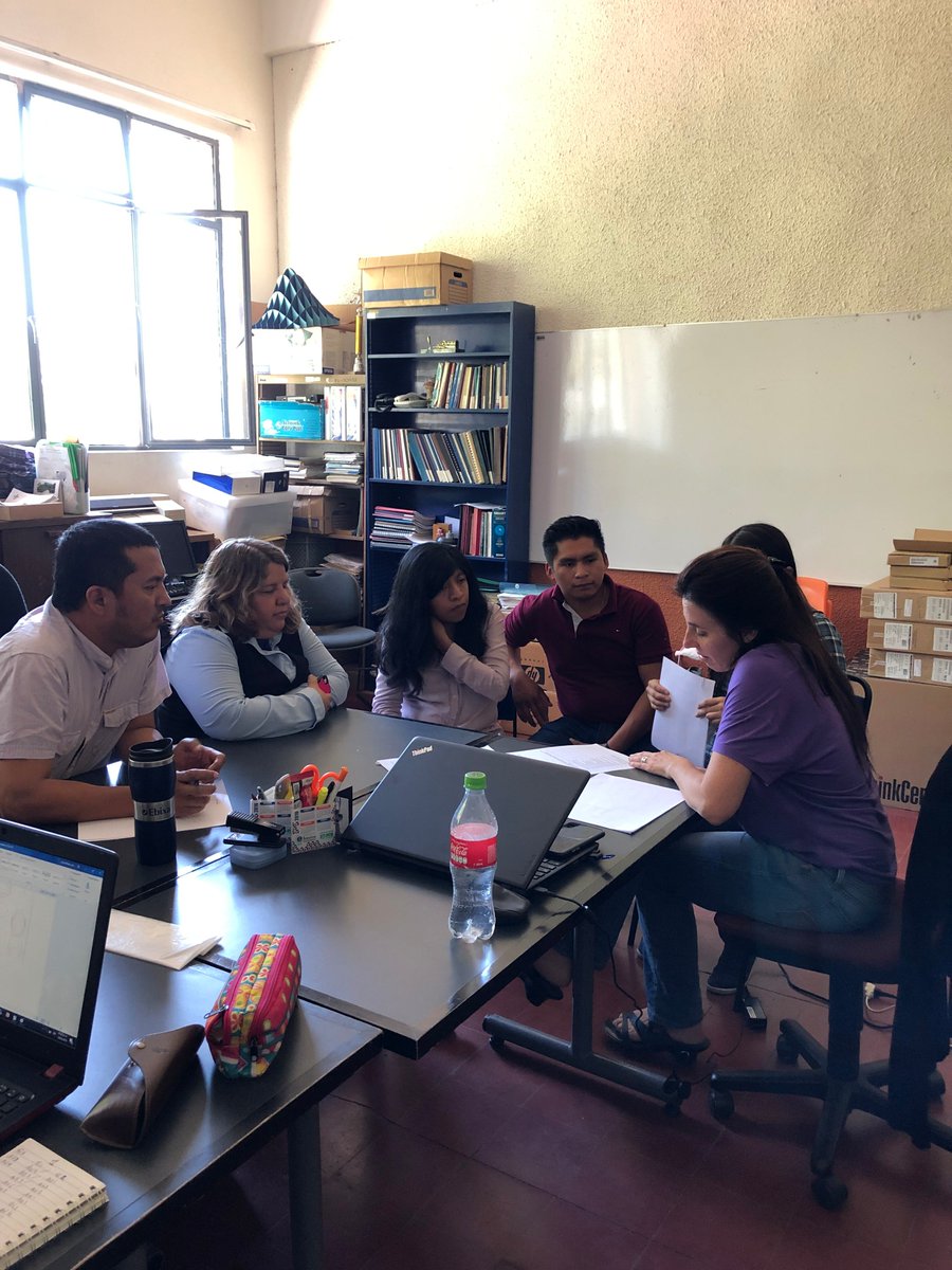 LINAEUV's tweet photo. Profesores y estudiantes colaboran en proyectos de consultoría que se realizan desde el Laboratorio de Investigación y Asesoría Estadística #AcércateAlLINAE #TeamEstadísticaUV https://t.co/yk1vYl0LJE