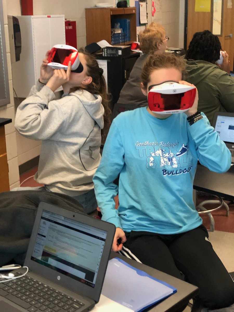 SRMHSpride's tweet photo. Have you ever wanted to visit the coral reefs? That's exactly what Dr. Smith's Marine Ecology class did virtually! @SRMHSPrincipal @WCPSS @wcpssmagnets 
#virtalreality #WhatStartsHereChangesEverything #marineecology https://t.co/1uq2zr8FsF