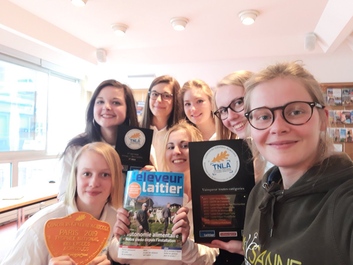 _ManonHt's tweet photo. Le super #girlpower 💞🌸🐄 https://t.co/Uq0krW1cKP