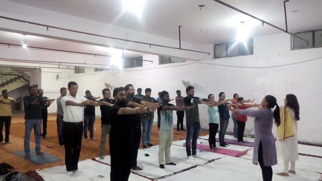 Apolisrises's tweet photo. Health and Wellness take top priority for us at Apolis. Here is a glimpse of the Yoga/Meditation session conducted by renowned yoga teacher Seema Bhasin at our Noida office on March 30, 2019. Watch this space for more news from Apolis! #Apolis #Apolisrises https://t.co/Wg16QYXaFQ