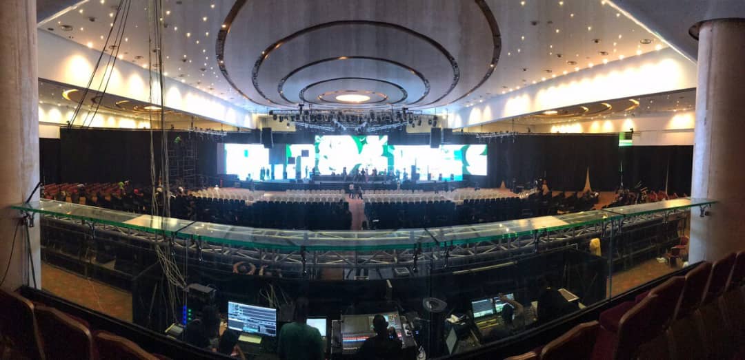 aiteonffawards's tweet photo. More From The #AiteoNffAwards2019

We give special kudos to the event producer @onyeubanatu for a sleek operation!

The man with a 'wooden hat', we hail oo 🙌🙌🙌

#NightsofLegends #LegendsOfNigerianFootball #AiteoNffAwards https://t.co/ZT8sZpfhfM