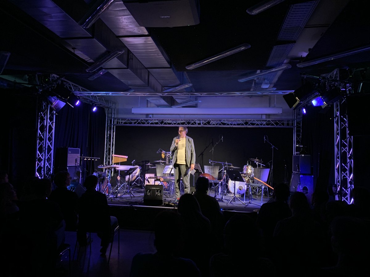 #WorldMusic Café time - <a href="/UdoDahmen/">Udo Dahmen</a> opening first concert of #summer #term @Popakademie_BW