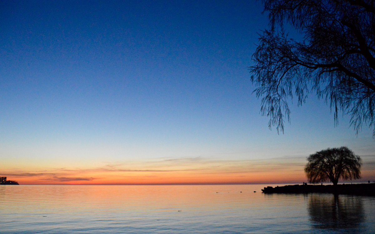 MadyStoner's tweet photo. Who else is ready for warm, colorful summer sunsets at Edgewater Park?! 🙋‍♀️ #thisisCLE @clevemetroparks https://t.co/24BN6ie5w1