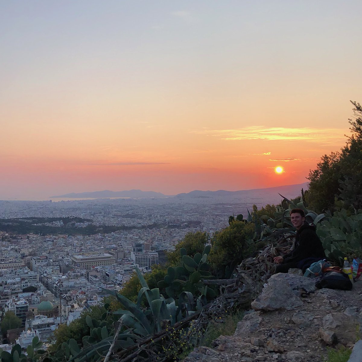jackbenedwards's tweet photo. first night in Athens - had a picnic on Mount Lycabettus and it was LIT (by this mental sunset) 🔥☀️ https://t.co/HWC3yn0GYk