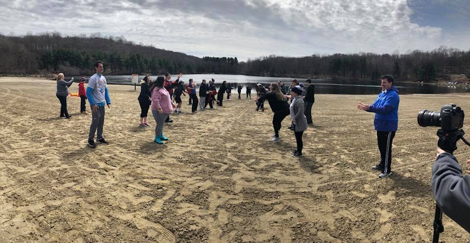 CTPolarPlunge's tweet photo. Hey, the plunge is only 3 DAYS AWAY!
Why did the chicken cross the beach? To get to the other tide! Join us on April 6th at Great Hollow Lake for the infamous egg toss!
#PenguinPlunge #SOCT #MonroeCTPolice #MonroeFireCt #TownOfMonroeCt #Penguinplungesoct #SpecialOlympics https://t.co/HGv5yqGh22