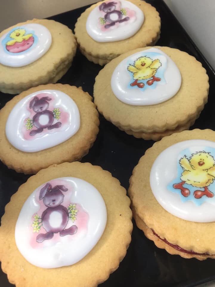 MilligansBakery's tweet image. We are in love with these gorgeous Easter Empire Biscuits 🌷😍❤️
Put the choccy eggs back...these would make the perfect Easter 🐣 Treat!
#easteratmilligans #milligans #easter2019