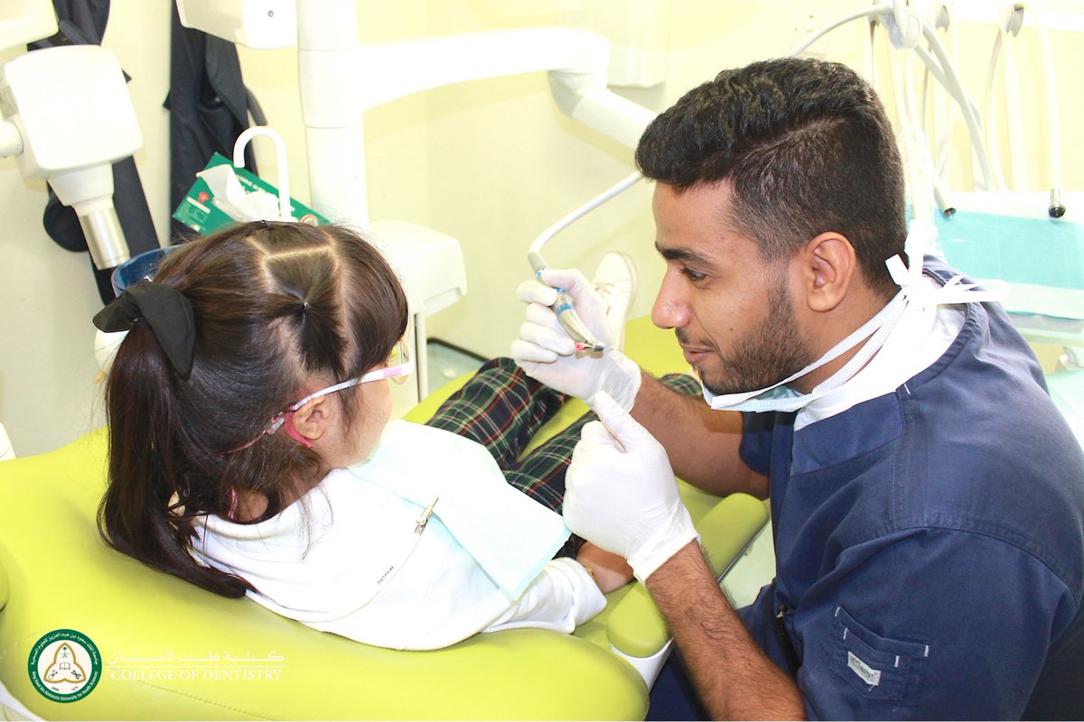 KSAU_HS_COD's tweet photo. استمراراً لسلسلة التوعية المجتمعية في تعزيز صحة الفم والأسنان، استضاف طلاب كلية طب الأسنان تحت إشراف أ.د. عبدالهادي حماشه و شؤون الطلاب اليوم الجمعية الخيرية لمتلازمة داون @DSCA_ORG حيث قدم لهم برنامج بمحتوى صحي وتوعوي وترفيهي.
#جامعة_لصحة_وطن
#KSAUHS https://t.co/vgfkcWT26r