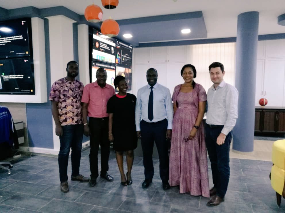 Orange_Mali's tweet photo. Heureux de recevoir notre DG @BrelotteBa dans la #SocialRoom @Orange_Mali; espace dédié à l'écoute de la voix du #Clientdigital
#Operateurdigitalengagé
@AmauryDrouin @MoussSakho @orangeafrica https://t.co/2FjLuzvoRD