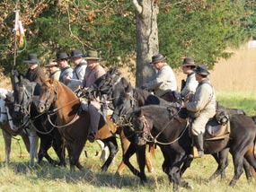 AppomattoxNPS's tweet photo. #OTD in 1865, 1,500 Confederate cavalry surrender their arms and equipment to Federal officers just across the Appomattox River from the village of Appomattox CH. The majority of Lee's cavalry had escaped the area on April 9 but are ultimately paroled elsewhere. #CivilWar #APX154 https://t.co/eYGKzIrMyR