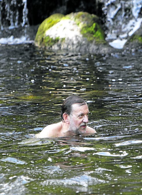 AdrianLaperal's tweet photo. Y cuando salió del agua *ay papá*
Todos supercantosos en plan *ay papá* https://t.co/ZHQd4CZgQ3