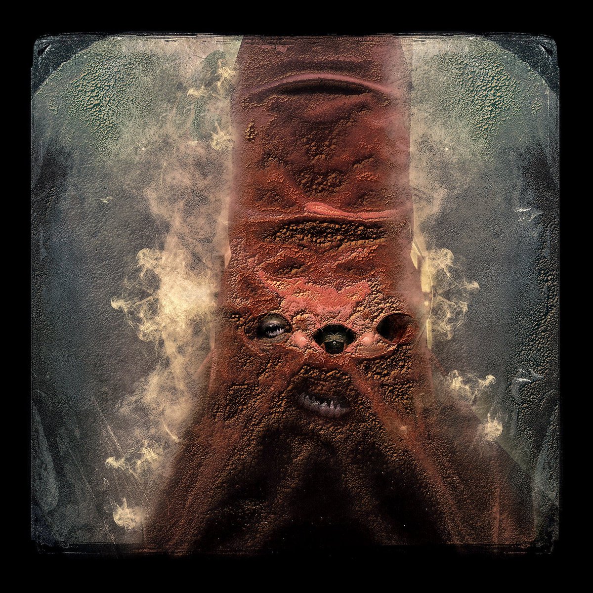 SANCTUM_ El aullido de los arcángeles.Exposición fotográfica de José Torres Tabanera . Su personal, controvertida y lacerante visión de la Semana Santa.
Inauguración 12 de Abril 20:30h
Del 12 de Abril al 24 de Mayo