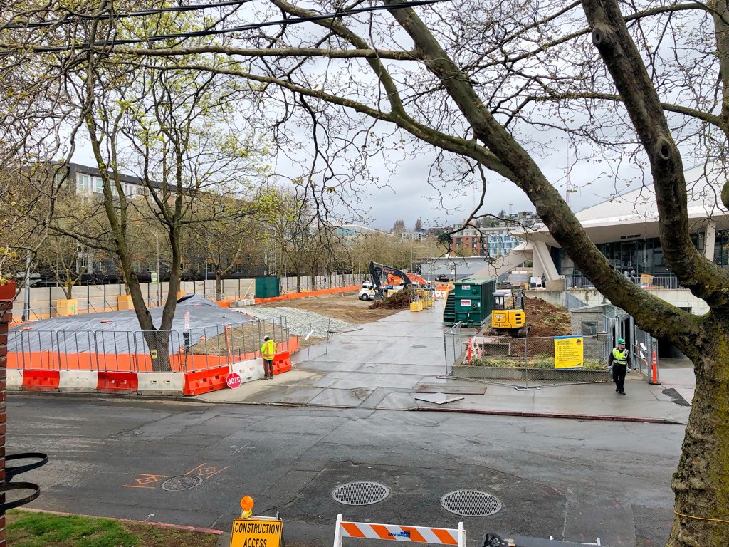 ChrisDaniels_TV's tweet image. “Toto, we’re not at #KeyArena anymore....”

#Seattle #NHL @OvgSeattle @NHLSeattle_ @seattlecenter #SeattleCenterArena