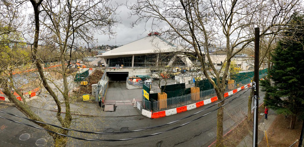ChrisDaniels_TV's tweet image. “Toto, we’re not at #KeyArena anymore....”

#Seattle #NHL @OvgSeattle @NHLSeattle_ @seattlecenter #SeattleCenterArena