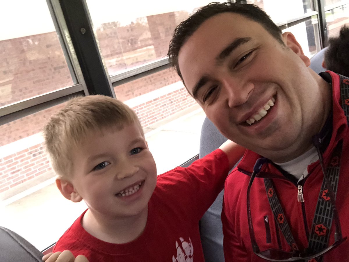Dr_RussellEvans's tweet photo. Bye, @TISDTES!! ๐ ๐ ๐ Next ๐@houstonzoo!! Kindergarten field trip day! #ZOOCOOGS #HereWeGo #NextStopAdventure https://t.co/rttIj310tl