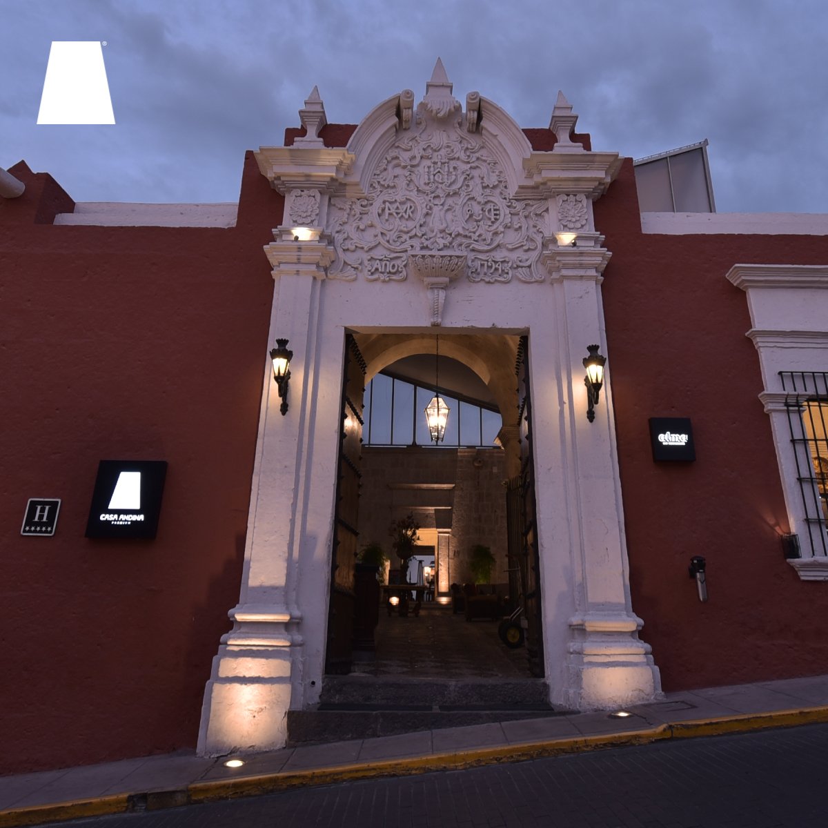 CasaAndinaHotel's tweet photo. Tres de nuestros hoteles Casa Andina han sido nominados a los @WTravelAwardsES. ¡Vota aquí! 

- Casa Andina Premium Arequipa: https://t.co/R0Phf4ozT6
- Casa Andina Premium Cusco: https://t.co/cQGr7jnzgm
- Casa Andina Premium Valle Sagrado Hotel &amp; Villas: https://t.co/yuvBt268qd https://t.co/4TlTTGQdsW