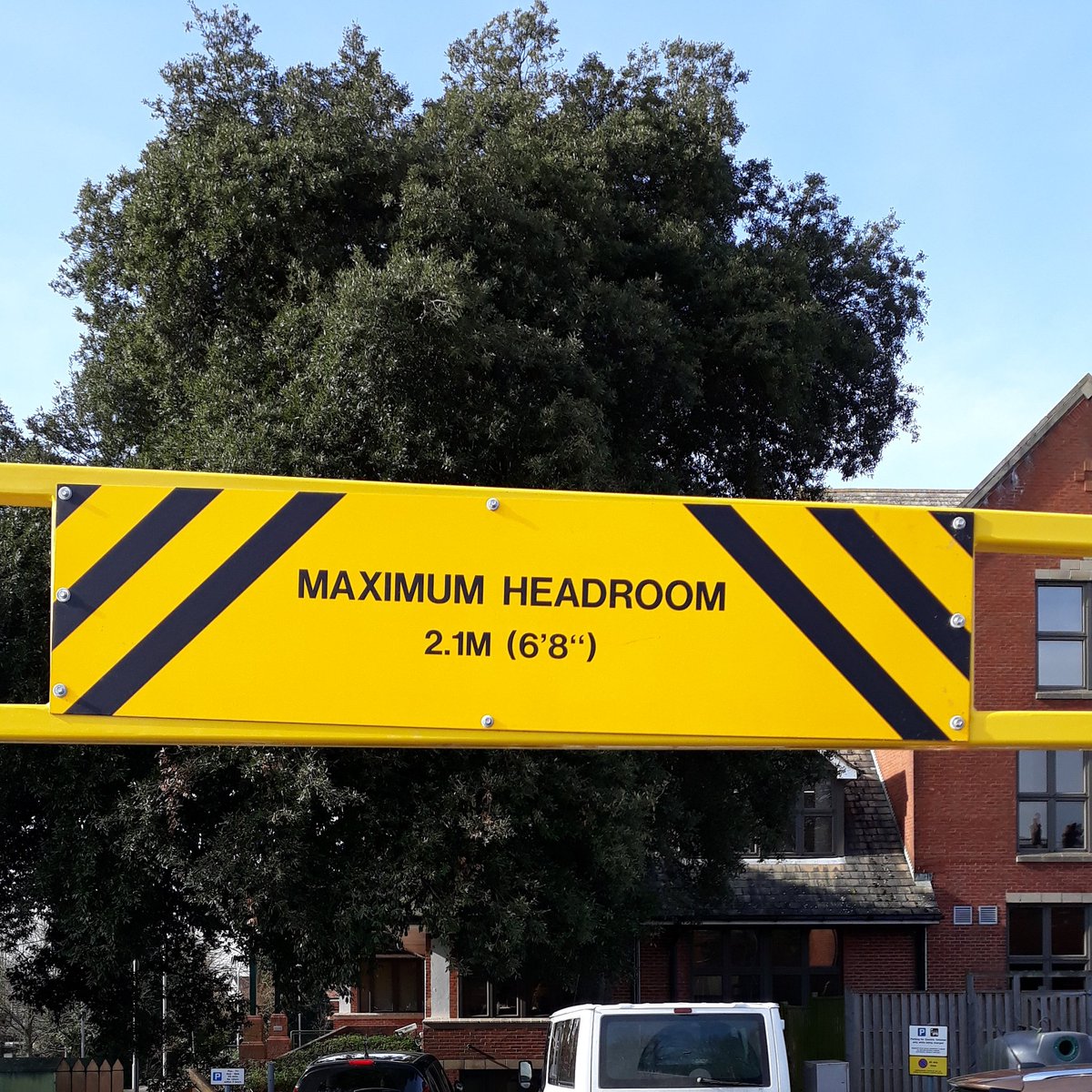 JD_Signs's tweet photo. Maximum Headroom barrier signs on a reflective background https://t.co/ctfJ5DX9x5