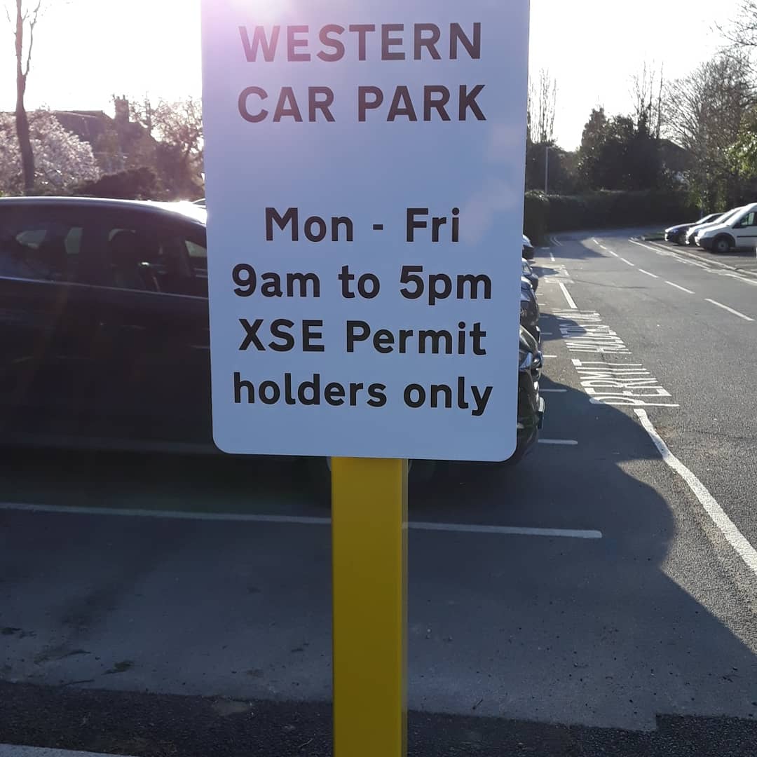 JD_Signs's tweet photo. Western car park signs fixed with screw banding https://t.co/DLBlDV4eys