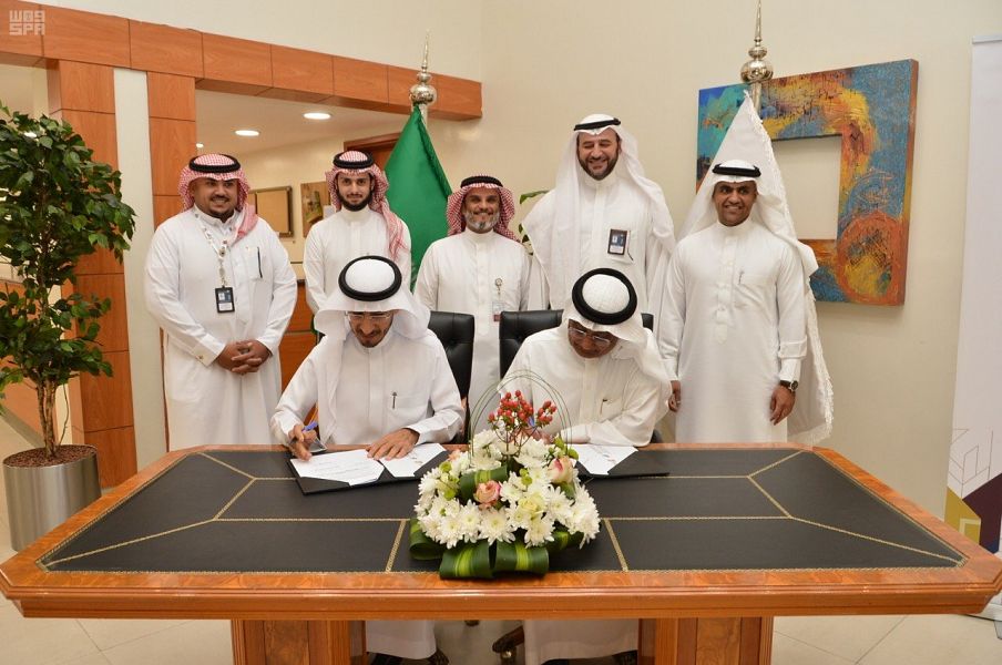 Microsoft_Saudi's tweet photo. #مايكروسوفت_العربية توقع مذكرة تفاهم مع جامعة الإمام عبد الرحمن بن فيصل بالدمام اليوم، بهدف تشجيع الابتكار، وتوفير فرص  فرصة الحصول على أكثر المناهج والشهادات المطلوبة في عالم التحول الرقمي، من خلال أكاديمية مايكروسوفت "Imagine Academy".
@UOD_EDU_SA https://t.co/UoG2kT8XRV