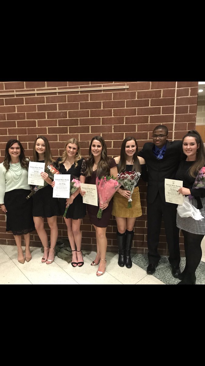ClearviewNhs's tweet photo. Congrats 2019-2020 inductees! https://t.co/ogHQ8nKz2V
