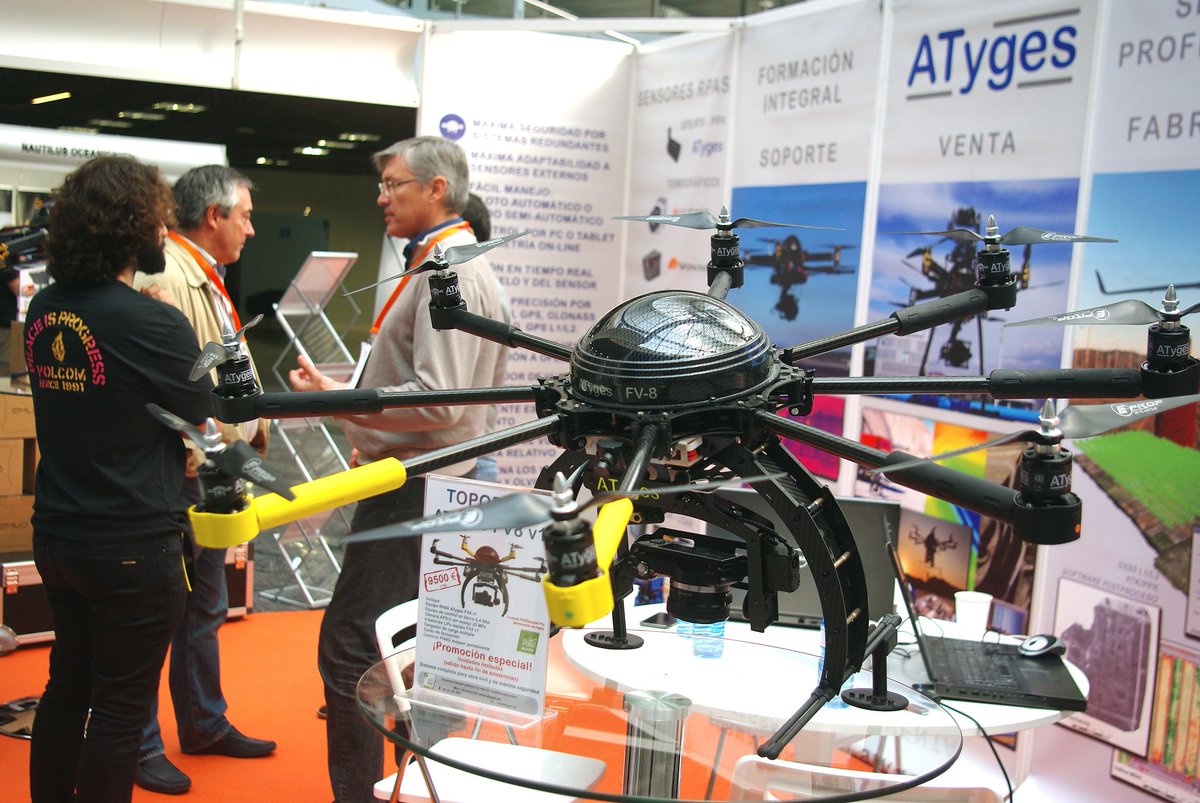 PCongresos's tweet photo. El Palacio de Congresos de #Torremolinos se convierte hoy miércoles y mañana jueves, 4 de abril, en foro y referencia nacional en #innovación y #tecnología geoespacial y tecnología #drone con @dronetech_fair y @geotech_fair. Más en https://t.co/SVVrdyA8Tj
#MICE #Turismo https://t.co/0pIfbiQIet