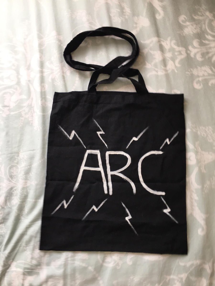 ArcLighterLSBU's tweet image. It&apos;s time to promote your brand new arc lighter. ”A Spark Of Kindness Can Starts A Fire Of Love”. Guys please like your epiic bag of arc lighter.
#arclighter #epiicbagchallenge #lsbu