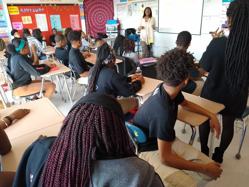 KathieLibrarian's tweet photo. From author @LeahMark #BlackEnough to students @KIPPDC_AIM "Would you be willing to put your personal stories down on paper?" Hard to share, but we're glad that authors in this collection did! A program with @AOBFound. A pleasure to be here with @kitonlit &amp; @ProjectLITAIM https://t.co/VpnAOlFFQl