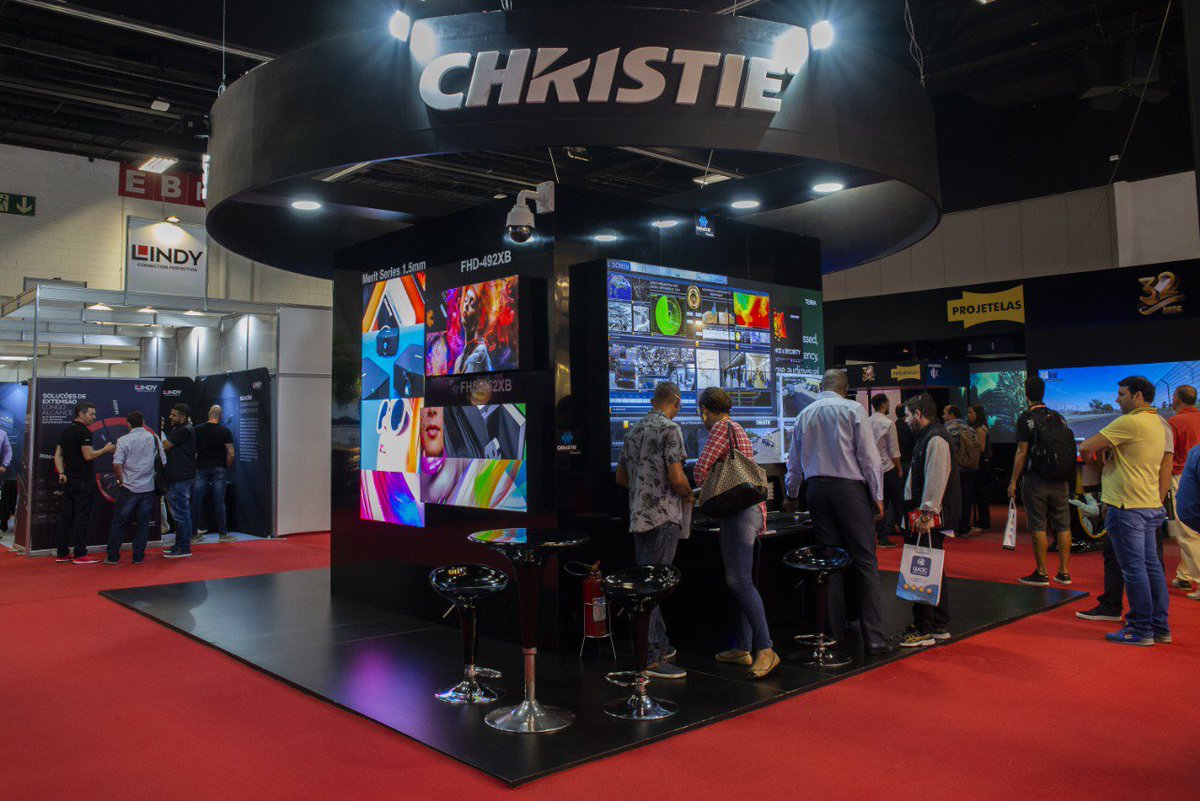 ChristieDigital's tweet photo. At #InfoCommBrasil to discover solutions for your #digitalsignage needs? Check out the popular Christie Velvet Merit Series, you'll get breathtaking visuals and solid-state design along with reliable, long-life, maintenance-free operation. See more: https://t.co/NTkQELY65h https://t.co/bkEtuhaQv6