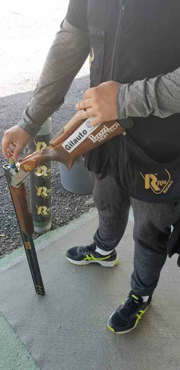 ABailonRdgz's tweet photo. Últimos entrenamientos en el Club de Tiro Las Acacias - Getafe y ponemos rumbo a la Copa del Mundo de Al Ain (Emiratos Árabes). 😉 @RIOCartridges @perazzi_tw #tiro #tiroalplato https://t.co/C04yNoLbfy