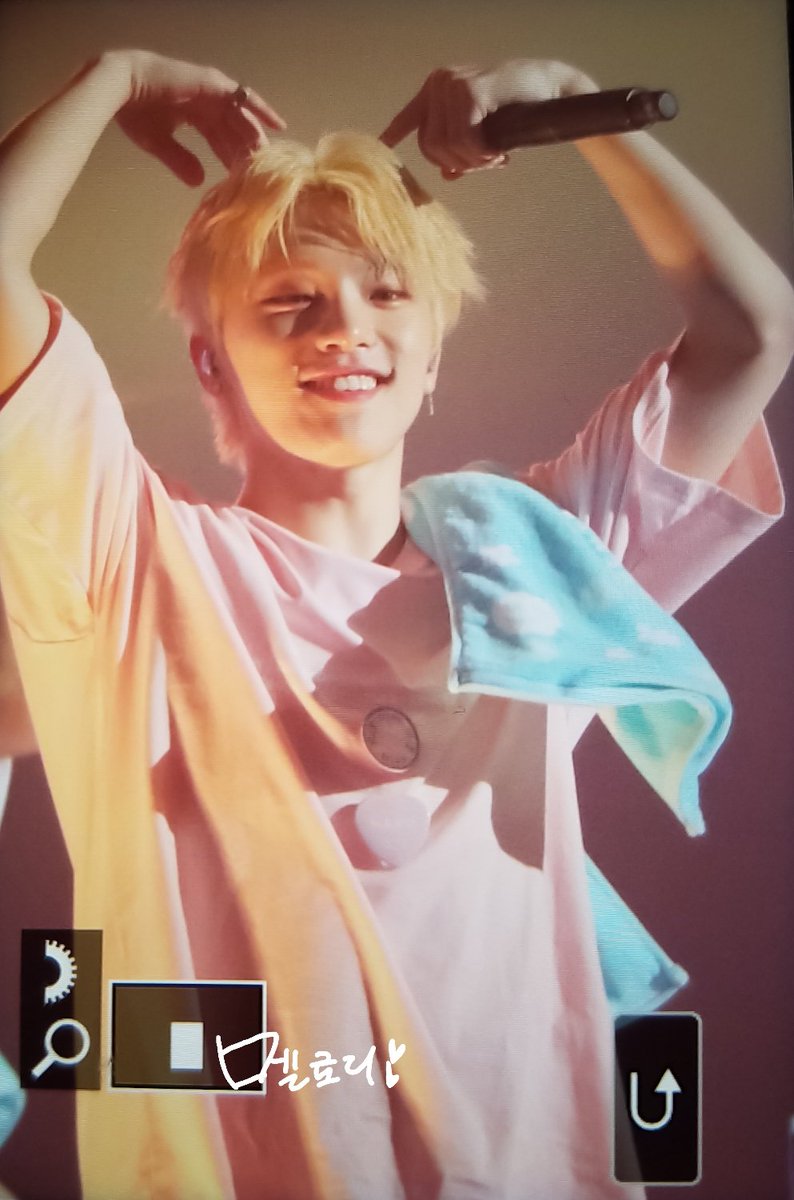 melody_99211's tweet photo. 190403 HARU FUKUOKA

#세븐틴 #SEVENTEEN #디노 #이찬 #DINO https://t.co/ntfFJ1BYSg