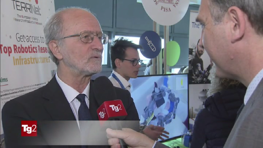 fmdigitale's tweet photo. #RomeCup2019 Nel servizio di @giorgiopacifici @tg2rai l'intervista a Paolo Dario @ScuolaSantAnna, Oplà di @UNI_FIRENZE sperimentato a @fondazionemeyer , progetti del @VallauriFossano, deambulatore smart @unict_it #contestcreativo #Nonnibot @SapienzaRoma https://t.co/916XIZ4nZl https://t.co/tUniWtYjkM