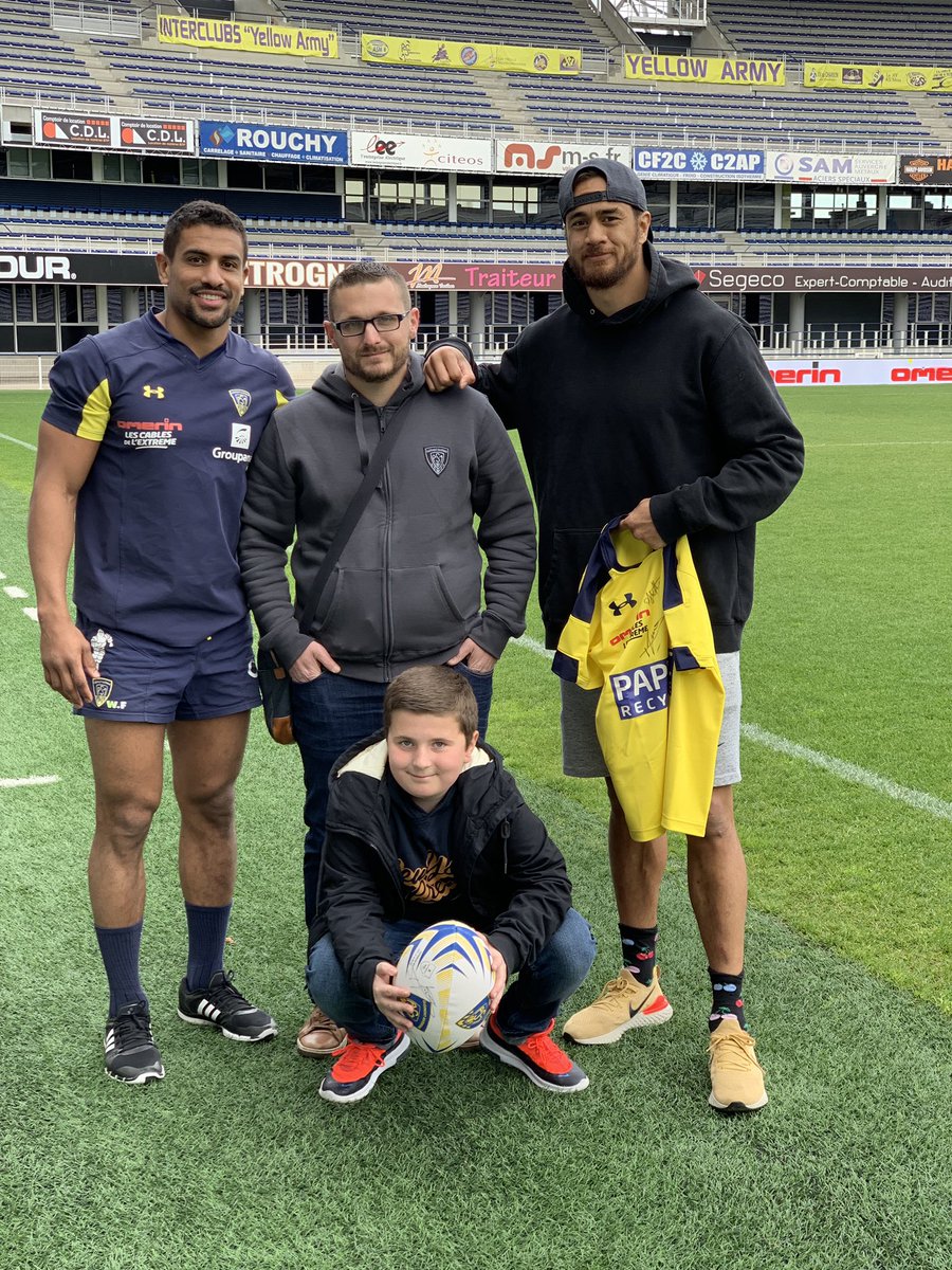 ASMOfficiel's tweet photo. Suite au jeu concours FAN ASM, Benoit a réalisé le rêve de son fils : rencontrer @p_betham & @wesleyfofana.
Un moment unique et magique pour ces 2 fans 🔶🔷
Vivez des expériences uniques grâce à la carte FAN ASM.
Prochainement d’autres jeux concours vous attendent! 🤩
#fanasm https://t.co/W0EymBq5vx