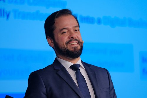 DeliveryLeaders's tweet photo. In 5 minutes we will be back at operational excellence track with Alex Sword (@alexdsword) , editor @etail. Follow the track at Theatre 4
4 Apr NEC Birmingham #eDX19
https://t.co/5Vfj0XMUKp https://t.co/naOzywYfYF