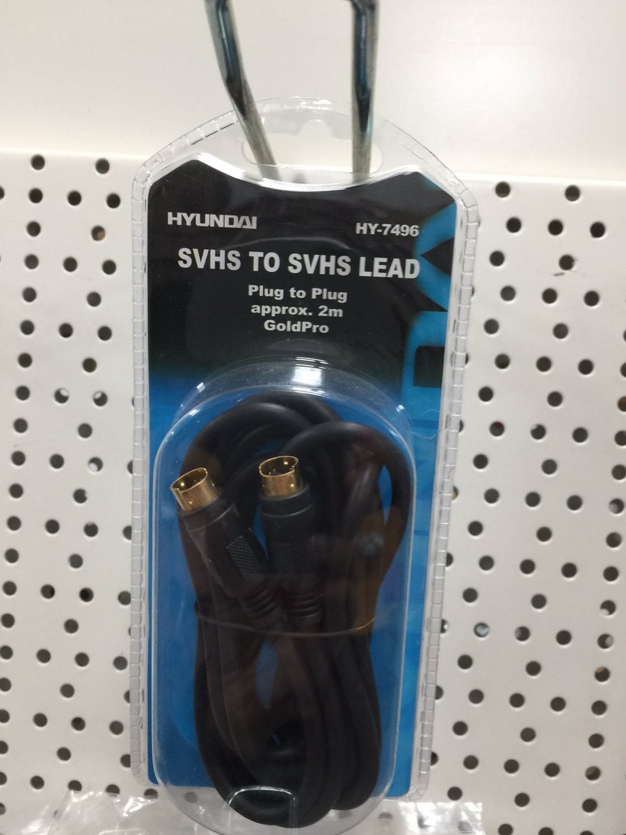 andyAVAVsystems's tweet photo. Nowt in #Chazzas lately
Thought Iβd leave these #RetroTech goodies behind....
Donβt remember FireWire ever being popular enough for Tescoβs to need to stock it.
Dear old S Video (incorrectly labelled here as SVHS) still got a box full of them too https://t.co/t6PcIdqF8F