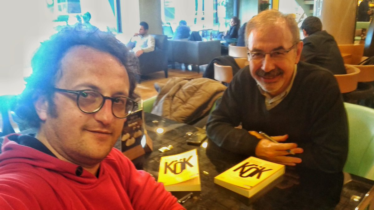 fevzibulat's tweet photo. Kamil hocamla harika bir bilgi paylaşımı oldu. Çok fazla şey öğrendim. Çok fazla ortak görüşümüzün olduğunu fark ettim. #kendimitanıyorum #geleceğimitasarlıyorum projesi hakkında detaylı bilgi edindim. #kişiyeözelkariyer kitabımı imzalı olarak hocam hediye etti. @KamilKasaci https://t.co/xxvoGa8Vt4