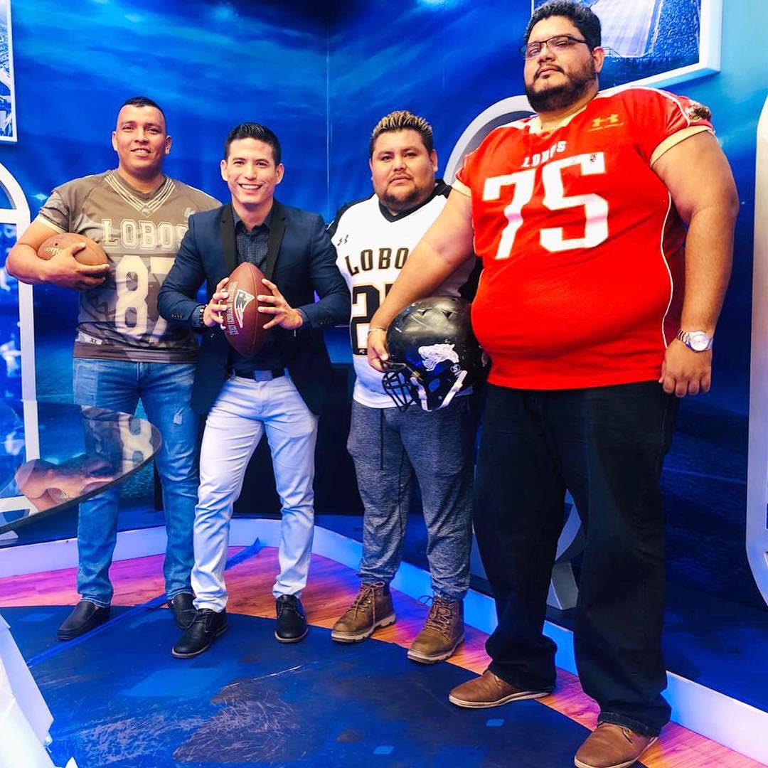 EduChang's tweet photo. Hoy nos visitaron el equipo de football americano “Lobos de Nicaragua” ellos andan reclutando sangre nueva para la liga nacional 🏈 que se viene! Pueden llegarse todos los sábados de 2-5pm al Instituto Loyola #readysethut #footballskills #NicaraguaSiempreLinda #VivaLaVida https://t.co/F00IFftZdH
