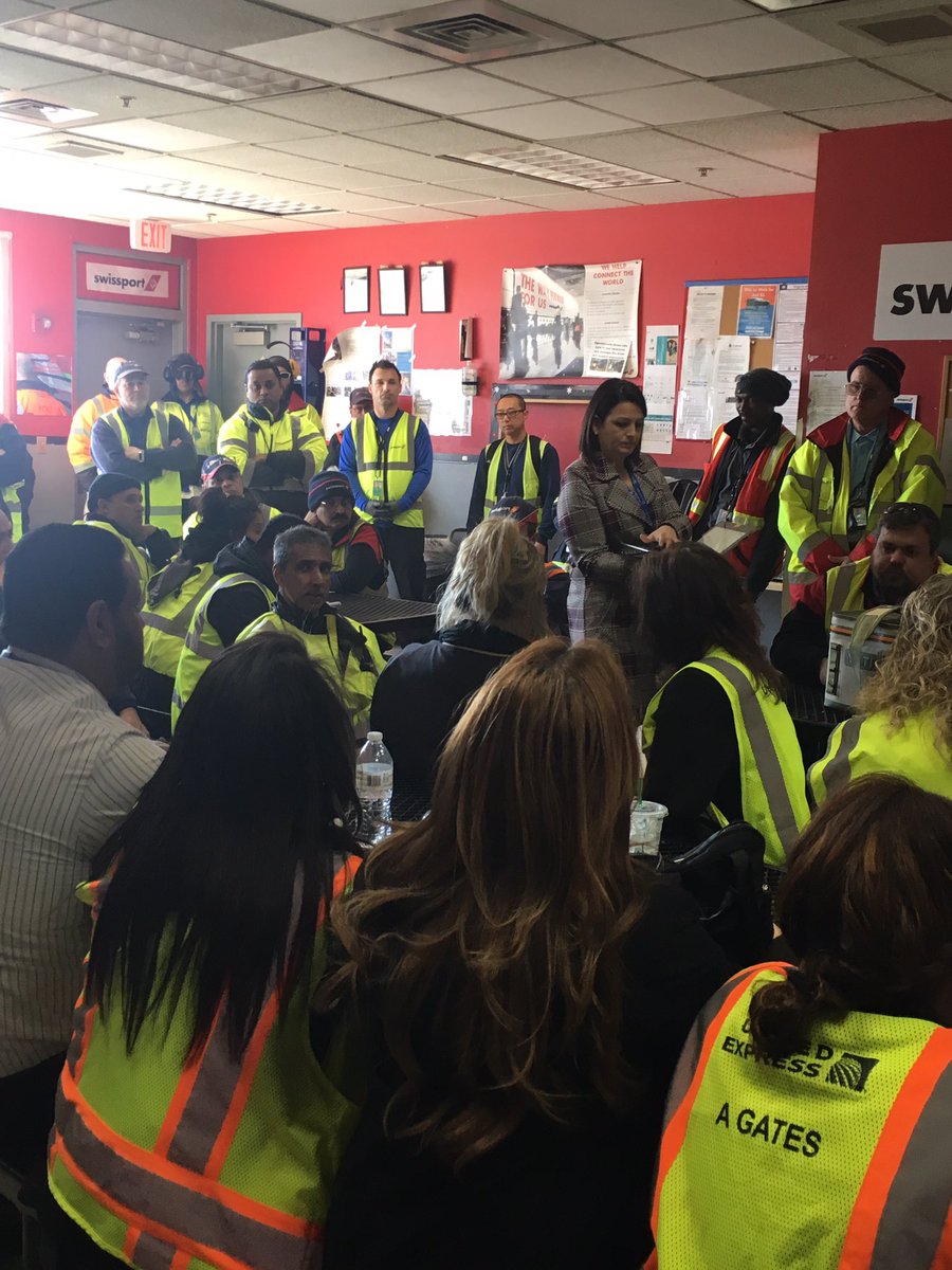 Packed house for IAD safety stand down!  Keeping Safety #1 <a href="/weareunited/">We Are United</a> <a href="/OmarIdris707/">Omar Idris</a> @susannesworld <a href="/HendyGeorge/">George Hendy</a> <a href="/papabob61/">Bob Parker</a>