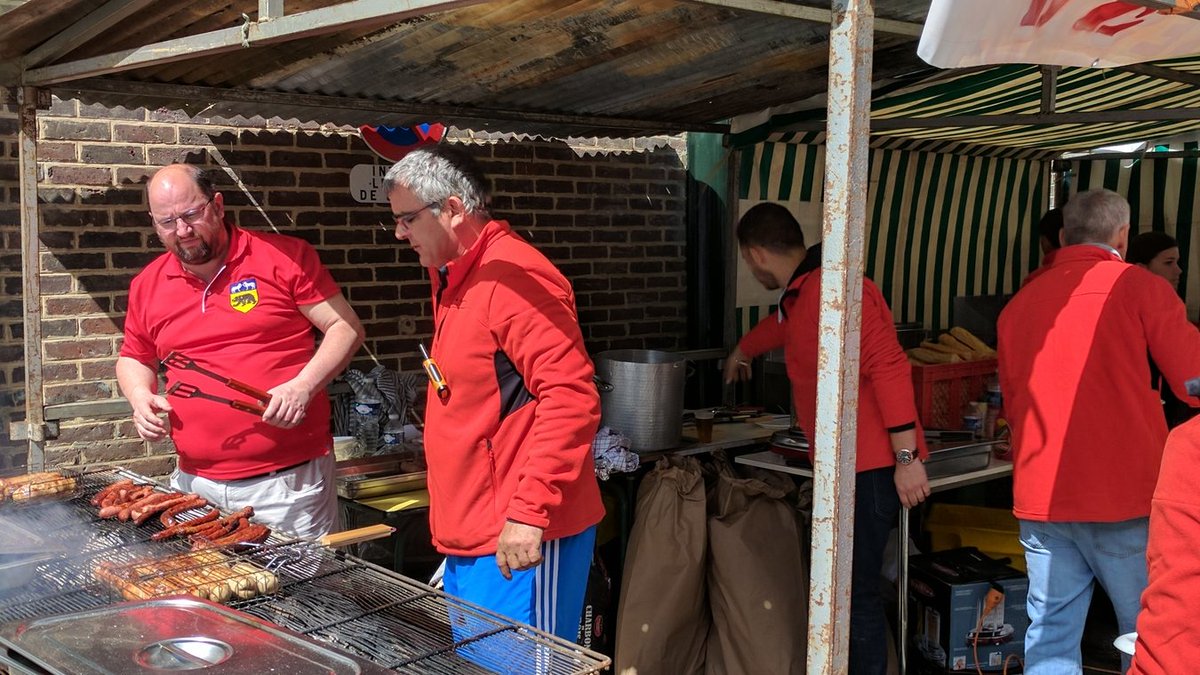 Chaource_Aube's tweet image. 📢Grande Foire du 1er Mai à #Chaource
👉 Démonstration de bûcheronnage, participation de la Prévention Routière, Sculpteurs de rêves, Parcours canin pour les visiteurs, Gravures sur verre, Fête foraine, etc.
Parrain👉 Jean-Marie Bigard
chaource.fr/grande-foire-d…
Tél : 07.68.49.56.91