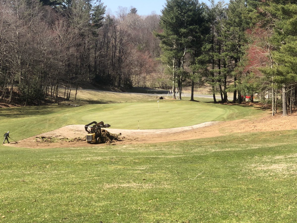 nbiggs2006's tweet photo. Stripping sod on # 5 and getting close to shaping it https://t.co/mtu787AkZH