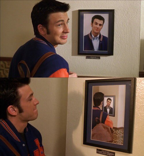 ccrouleau's tweet image. When I look at my status updates on Facebook memories and appreciate how funny I am.