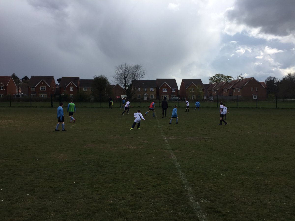 LWS_PE's tweet photo. Great game against Lakeside today. Final score 11-6 to Lakeside. @LWSAcademy @LWS_PE #footballcrazy #comeonLWS https://t.co/izg31t1IBQ