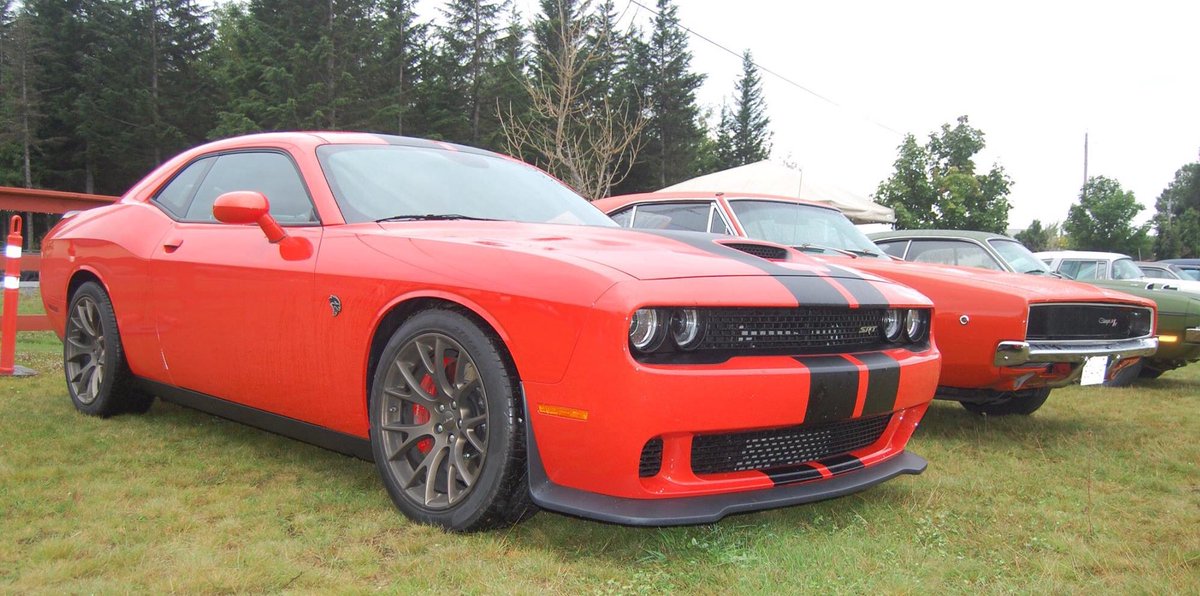 dragon3girl69's tweet photo. Happy Mopar Wednesday! It’s a good day to make someone smile 😃 #mymopars #moparchick #moparmusclecar #2017challengerHellCatSRT #707hp #gomango #68chargerRT #440 #hemiorange #dodgecharger #dodge #chrysler #plymouth #carshow #MoparOrNoCar https://t.co/MHUk9IL1OY