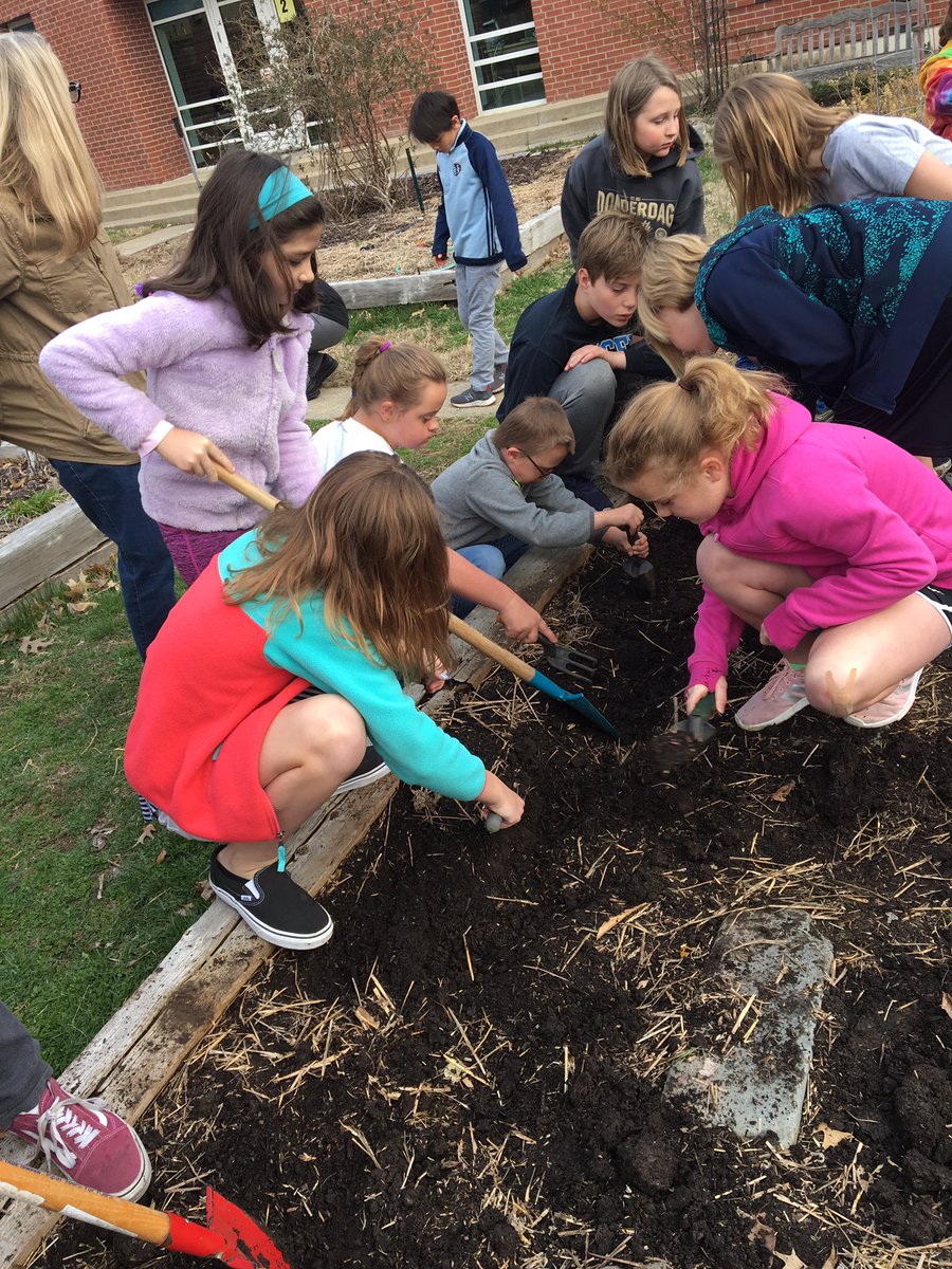 We had a blast planting potatoes in the garden this morning! Thank you Mr. Bettenhausen for all of your help. <a href="/prairie512/">Prairie Elementary</a>